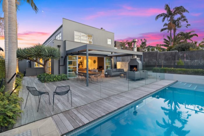 77A Wainui Avenue, Point Chevalier, Auckland, 1022, New Zealand