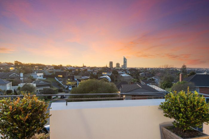 1 Arthur Crescent, Hauraki, North Shore City, Auckland, 0622, New Zealand
