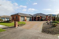 62 Royal Oak Drive, Kelvin Grove, Palmerston North, Manawatu / Whanganui, 4414, New Zealand