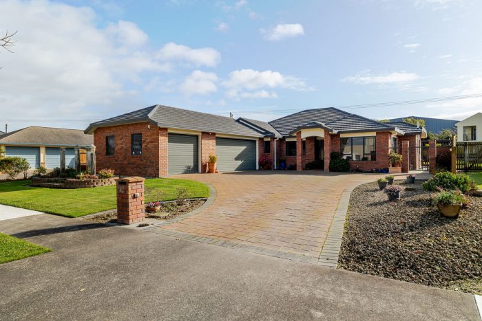 62 Royal Oak Drive, Kelvin Grove, Palmerston North, Manawatu / Whanganui, 4414, New Zealand