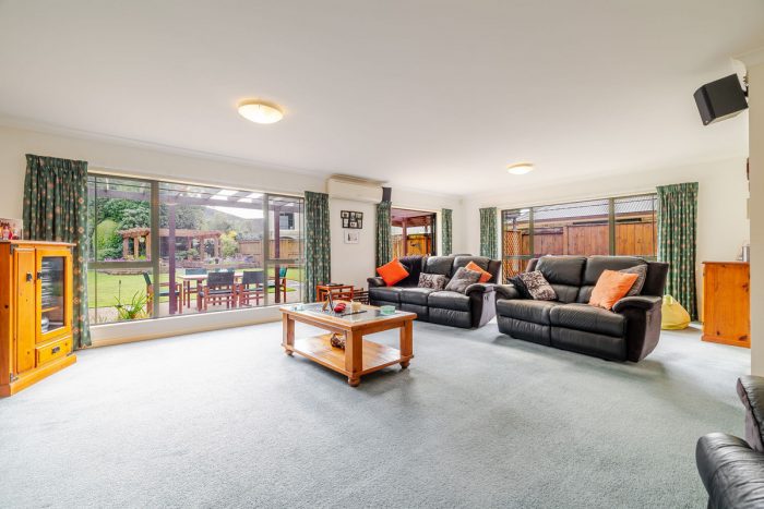 62 Royal Oak Drive, Kelvin Grove, Palmerston North, Manawatu / Whanganui, 4414, New Zealand