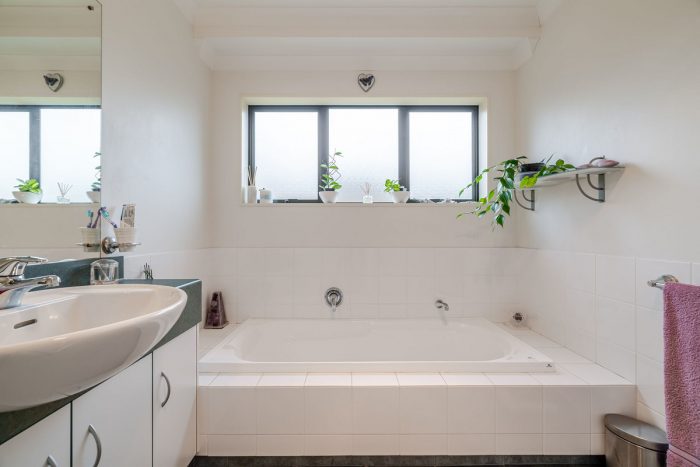 62 Royal Oak Drive, Kelvin Grove, Palmerston North, Manawatu / Whanganui, 4414, New Zealand