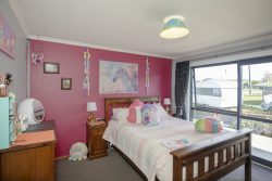11 Charles Street, Weston, Waitaki, Otago, 9401, New Zealand