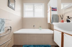 46 Chedworth Avenue, Chedworth Park, Hamilton, Waikato, 3210, New Zealand