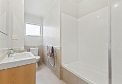18 Clomell Drive, Flat Bush, Manukau City, Auckland, 2019, New Zealand