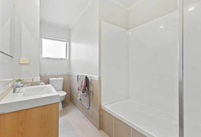 18 Clomell Drive, Flat Bush, Manukau City, Auckland, 2019, New Zealand