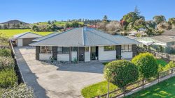441 Glenview Road, Takaka, Tasman, Nelson / Tasman, 7183, New Zealand