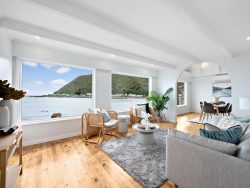 30 Owhiro Bay Parade, Owhiro Bay, Wellington, 6023, New Zealand