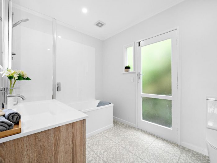 30 Owhiro Bay Parade, Owhiro Bay, Wellington, 6023, New Zealand
