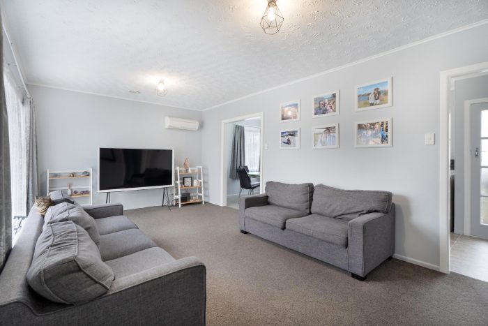 17 Mountbatten Grove, Clouston Park, Upper Hutt, Wellington, 5018, New Zealand