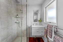 1/30 Montgomery Avenue, Rothesay Bay, North Shore City, Auckland, 0630, New Zealand
