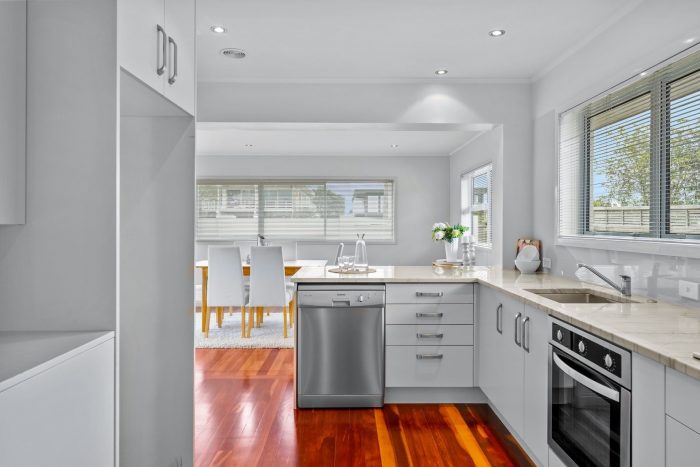 1/30 Montgomery Avenue, Rothesay Bay, North Shore City, Auckland, 0630, New Zealand
