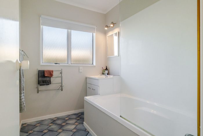 105 Hillcrest Drive, Kelvin Grove, Palmerston North, Manawatu / Whanganui, 4414, New Zealand