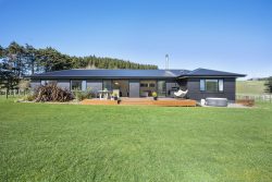 336 Valley Road, Colyton, Manawatu, Manawatu / Whanganui, 4775, New Zealand