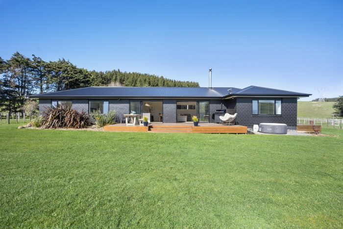 336 Valley Road, Colyton, Manawatu, Manawatu / Whanganui, 4775, New Zealand