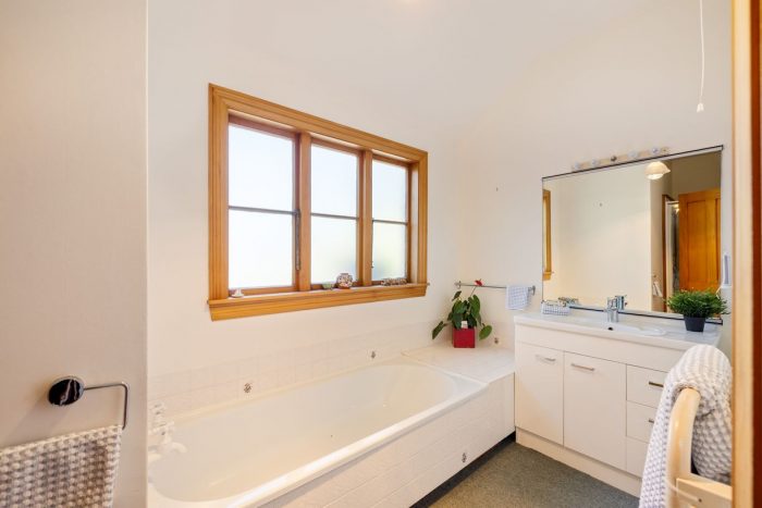 22 Ravensdale Rise, Westmorland, Christchurch City, Canterbury, 8025, New Zealand