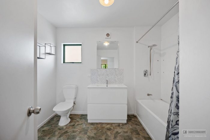 121B Sunnyside Road, Sunnyvale, Waitakere City, Auckland, 0612, New Zealand