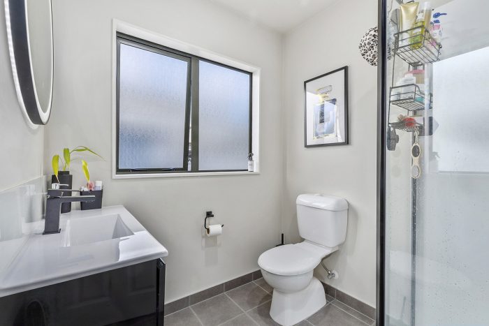 2 Endeavour Drive, Whitby, Porirua, Wellington, 5024, New Zealand
