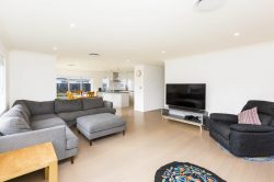 15 Filmer Crescent, Wallaceville, Upper Hutt, Wellington, 5018, New Zealand