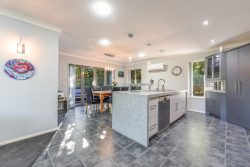 5 Fantail Heights, Picton, Marlborough, 7220, New Zealand