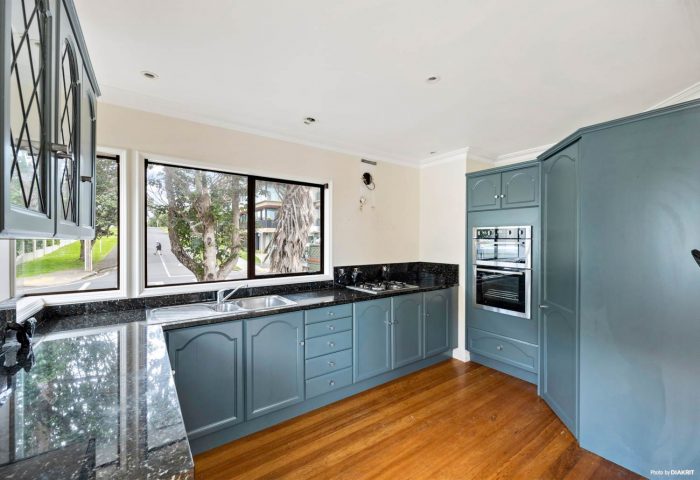 77 Kitchener Road, Milford, North Shore City, Auckland, 0620, New Zealand
