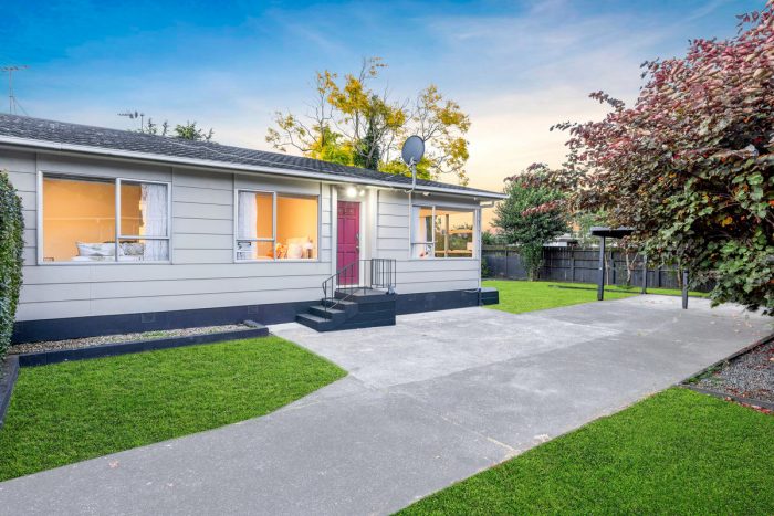 2/27 Waimana Road, Conifer Grove, Auckland 2112, New Zealand