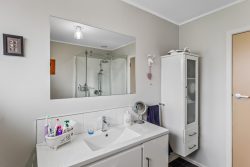 11 Papaitonga Lake Road, Ohau, Horowhenua, Manawatu / Whanganui, 5570, New Zealand