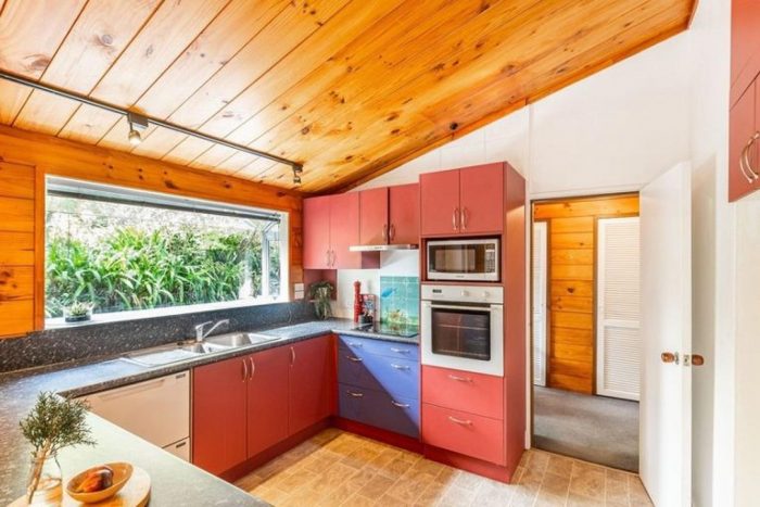 7 Miromiro Road, Normandale, Lower Hutt, Wellington, 5010, New Zealand