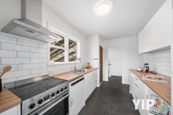 12 Cotswold Crescent, Newlands, Wellington, 6037, New Zealand