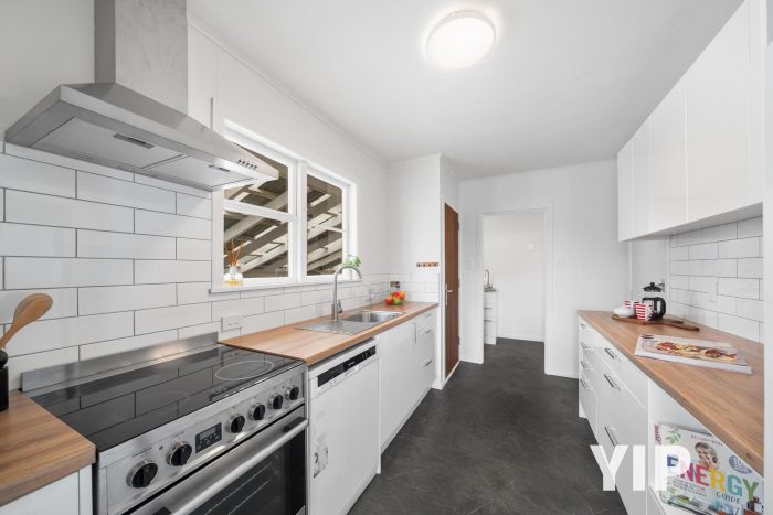 12 Cotswold Crescent, Newlands, Wellington, 6037, New Zealand