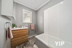 12 Cotswold Crescent, Newlands, Wellington, 6037, New Zealand