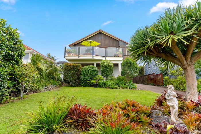 21A Peter Terrace, Castor Bay, North Shore City, Auckland, 0620, New Zealand