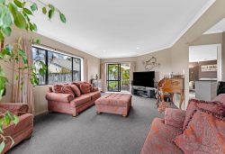 7 Holsten Place, Massey, Waitakere City, Auckland, 0614, New Zealand