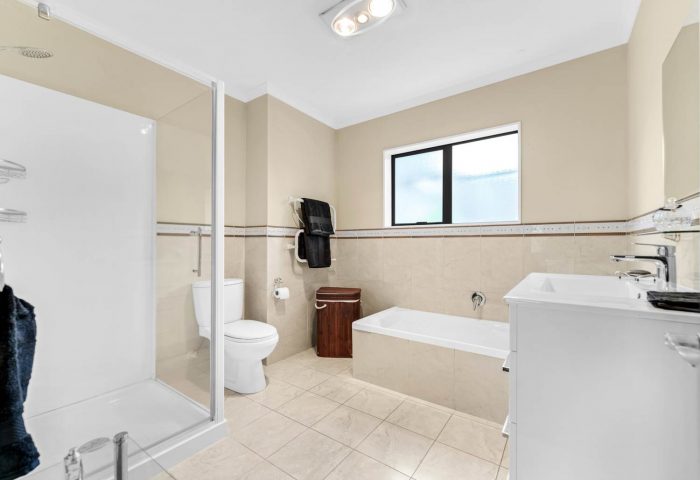 7 Holsten Place, Massey, Waitakere City, Auckland, 0614, New Zealand