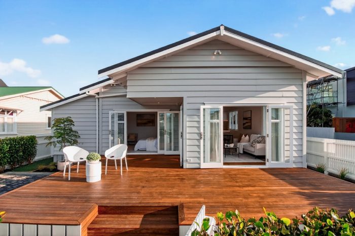 10 Joan Street, Point Chevalier, Auckland, 1022, New Zealand