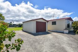 6 Kupe Drive, Carterton, Wellington, 5713, New Zealand