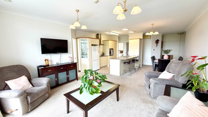 4/99 Mokoia Road, Birkenhead, North Shore City, Auckland, 0626, New Zealand
