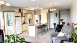 4/99 Mokoia Road, Birkenhead, North Shore City, Auckland, 0626, New Zealand