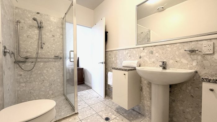 4/99 Mokoia Road, Birkenhead, North Shore City, Auckland, 0626, New Zealand