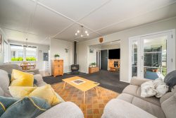 11 Pauline Way, Paparangi, Wellington, 6037, New Zealand