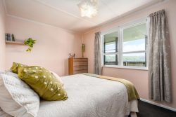 11 Pauline Way, Paparangi, Wellington, 6037, New Zealand