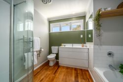 11 Pauline Way, Paparangi, Wellington, 6037, New Zealand