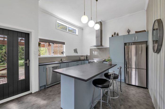 18 Pembroke Road, Stratford, Taranaki, 4332, New Zealand