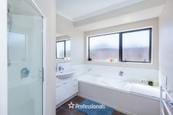 9 Percy Kinsman Crescent, Riverstone Terraces, Upper Hutt, Wellington, 5018, New Zealand