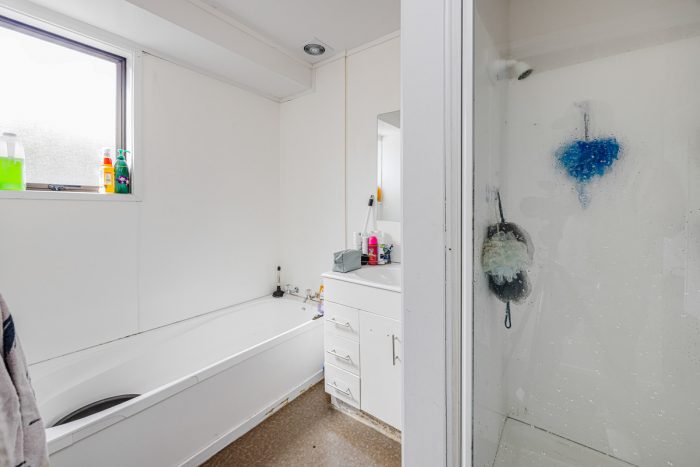 1/27 Silver Creek Road, Clendon Park, Manukau City, Auckland, 2103, New Zealand