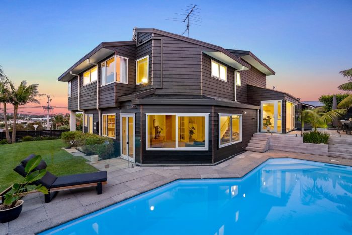 556 Beach Road, Rothesay Bay, North Shore City, Auckland, 0630, New Zealand