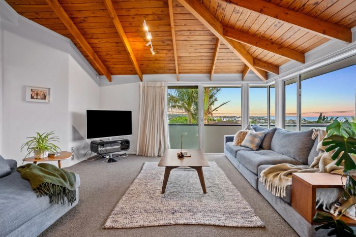556 Beach Road, Rothesay Bay, North Shore City, Auckland, 0630, New Zealand