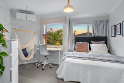 556 Beach Road, Rothesay Bay, North Shore City, Auckland, 0630, New Zealand