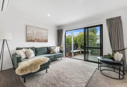 17 Biplane Street, Takanini, Papakura, Auckland, 2112, New Zealand