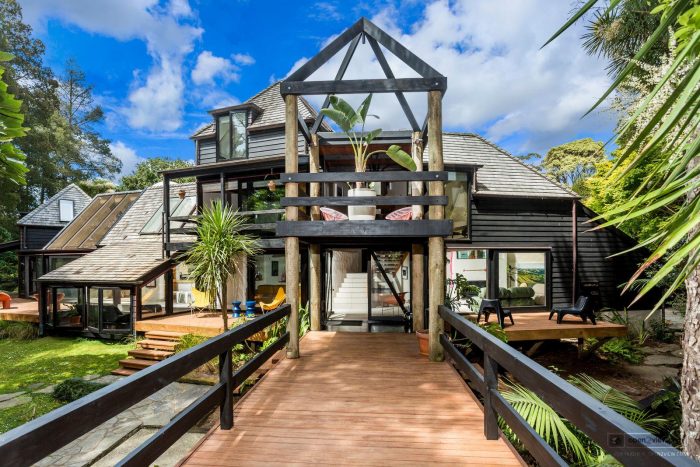 24 Channel View Road, Campbells Bay, North Shore City, Auckland, 0630, New Zealand